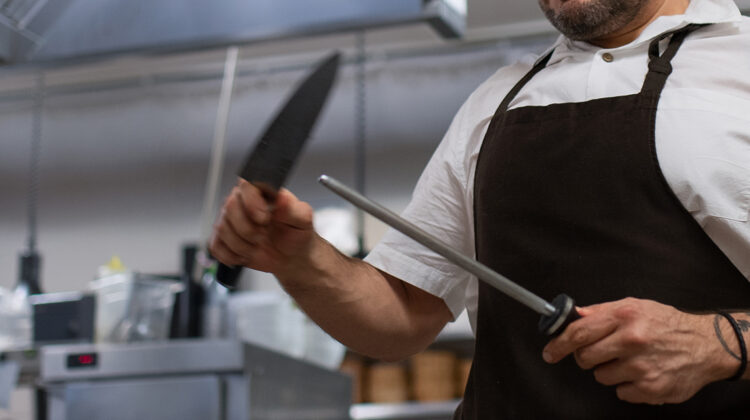 Cómo afilar cuchillos con chaira